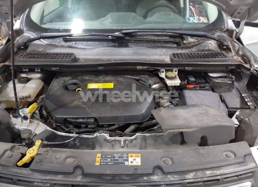 Photo 10 of 2016 Ford Escape SE (VIN 1FMCU0GXXGUA03121)