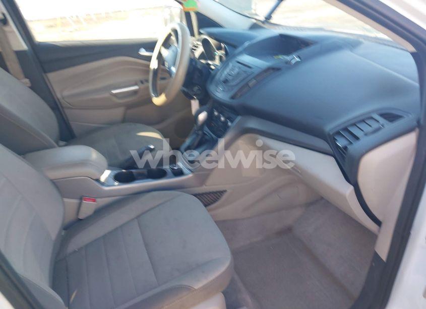 Photo 5 of 2016 Ford Escape SE (VIN 1FMCU0GXXGUA13907)