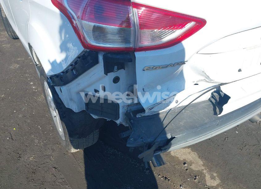 Photo 6 of 2016 Ford Escape SE (VIN 1FMCU0GXXGUA13907)
