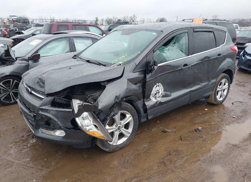 Photo 2 of 2016 Ford Escape SE (VIN 1FMCU0GXXGUB13022)