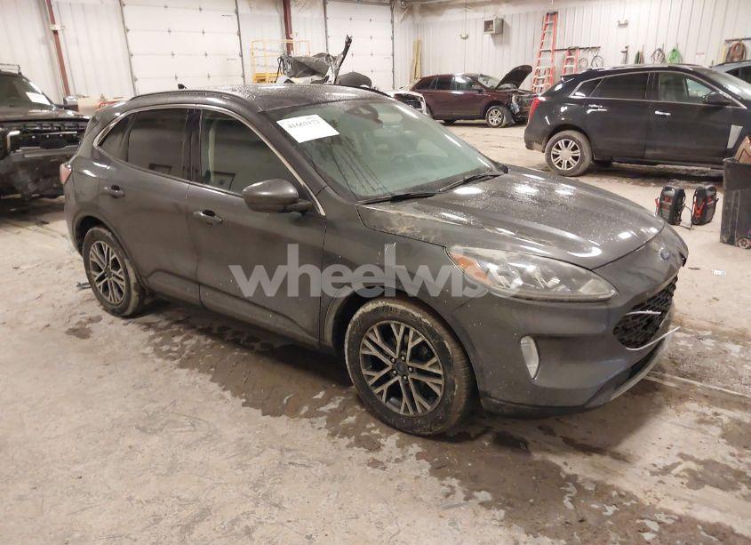 2020 Ford Escape SEL (VIN 1FMCU0H60LUA14872) main photo