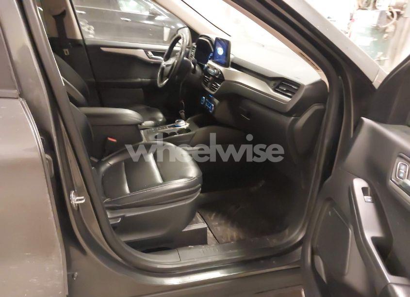 Photo 5 of 2020 Ford Escape SEL (VIN 1FMCU0H60LUA14872)