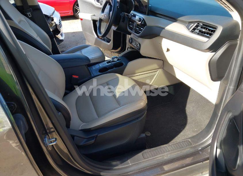 Photo 5 of 2020 Ford Escape SEL (VIN 1FMCU0H60LUC28356)