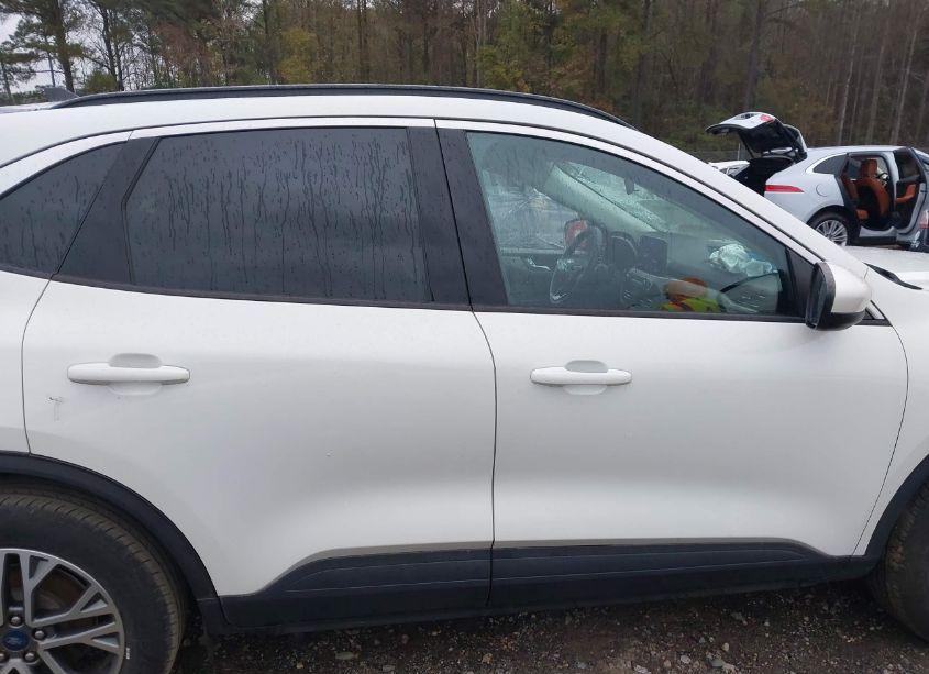 Photo 13 of 2021 Ford Escape SEL (VIN 1FMCU0H61MUA57067)