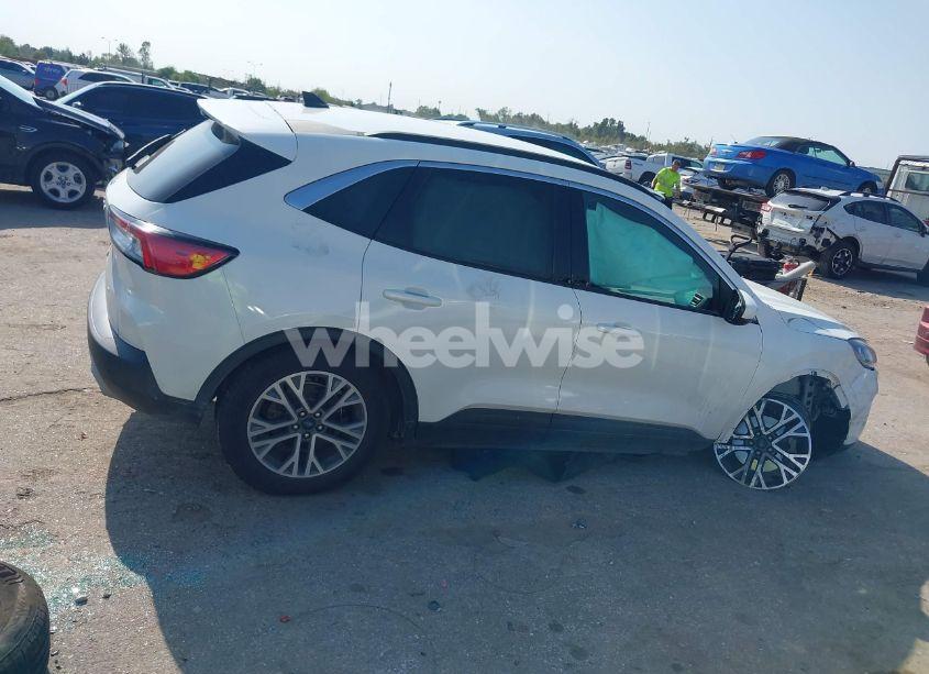 Photo 13 of 2021 Ford Escape SEL (VIN 1FMCU0H61MUA92143)