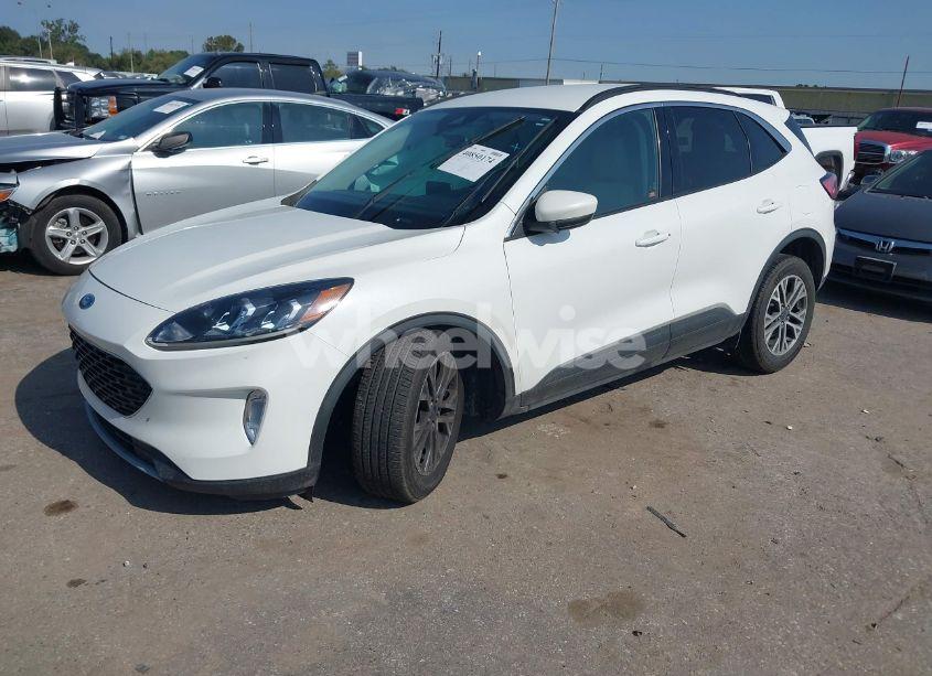 Photo 2 of 2021 Ford Escape SEL (VIN 1FMCU0H61MUA92143)