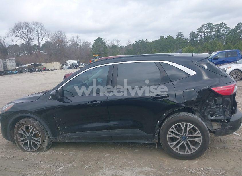 Photo 15 of 2020 Ford Escape SEL (VIN 1FMCU0H62LUA67220)