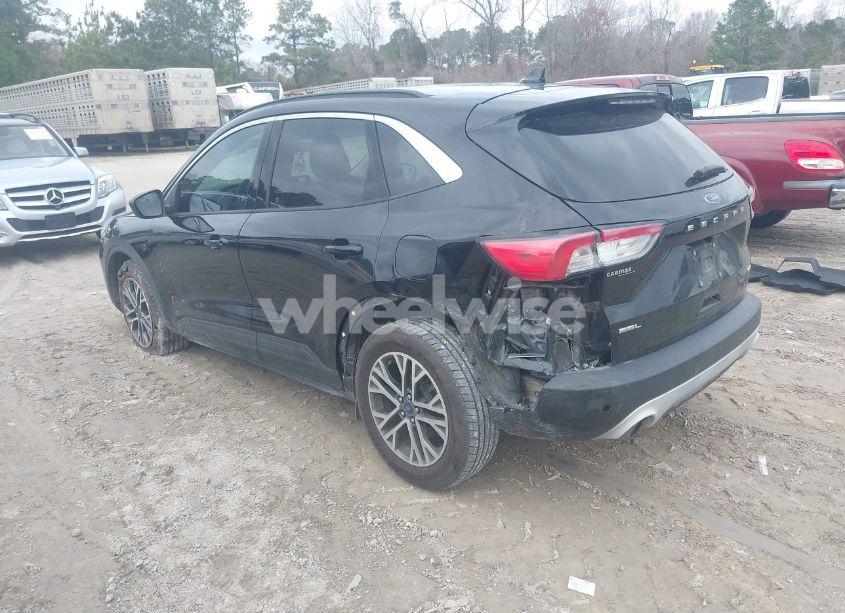 Photo 3 of 2020 Ford Escape SEL (VIN 1FMCU0H62LUA67220)