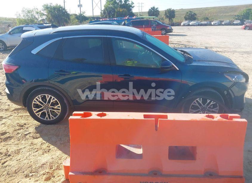 Photo 13 of 2020 Ford Escape SEL (VIN 1FMCU0H62LUA69081)