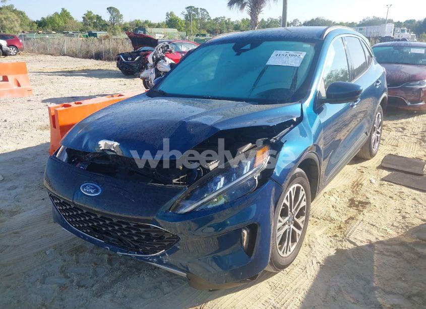 Photo 2 of 2020 Ford Escape SEL (VIN 1FMCU0H62LUA69081)