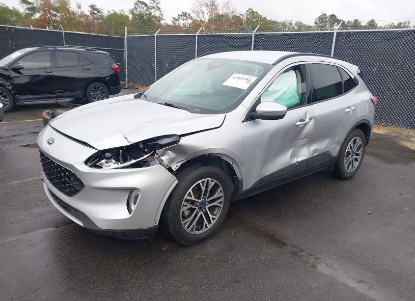 Photo 2 of 2020 Ford Escape SEL (VIN 1FMCU0H62LUA81246)