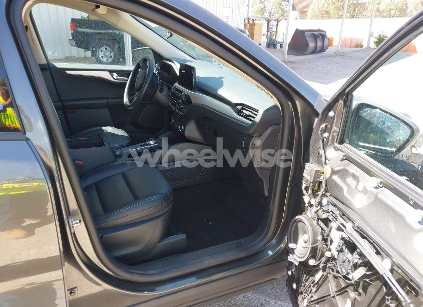 Photo 5 of 2020 Ford Escape SEL (VIN 1FMCU0H62LUB94906)