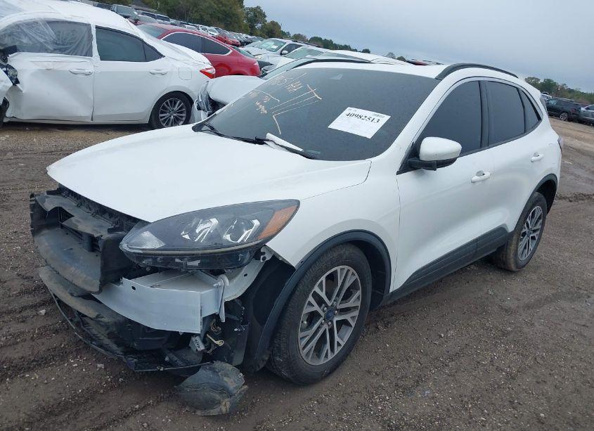 Photo 2 of 2020 Ford Escape SEL (VIN 1FMCU0H62LUC58765)