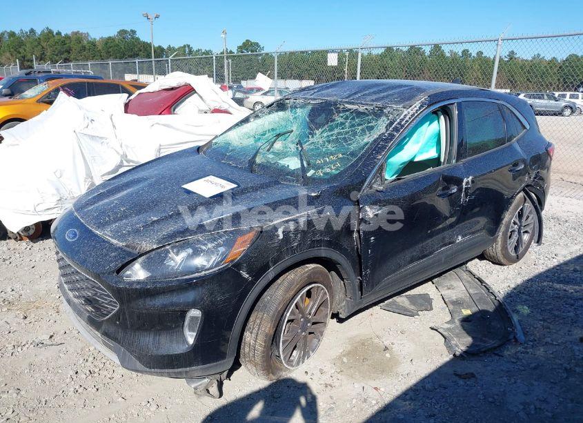 Photo 2 of 2022 Ford Escape SEL (VIN 1FMCU0H62NUA17923)