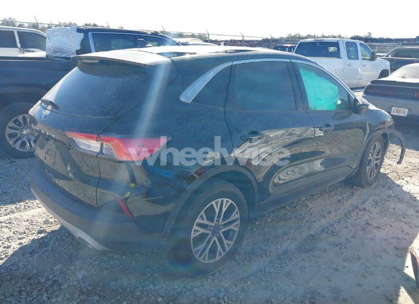 Photo 4 of 2022 Ford Escape SEL (VIN 1FMCU0H62NUA17923)