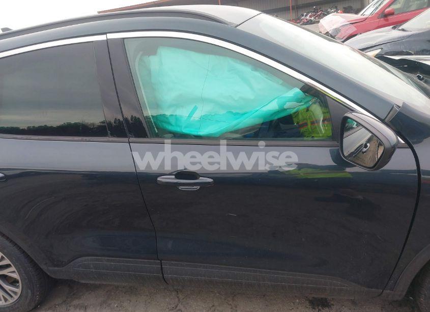 Photo 14 of 2022 Ford Escape SEL (VIN 1FMCU0H62NUB17651)