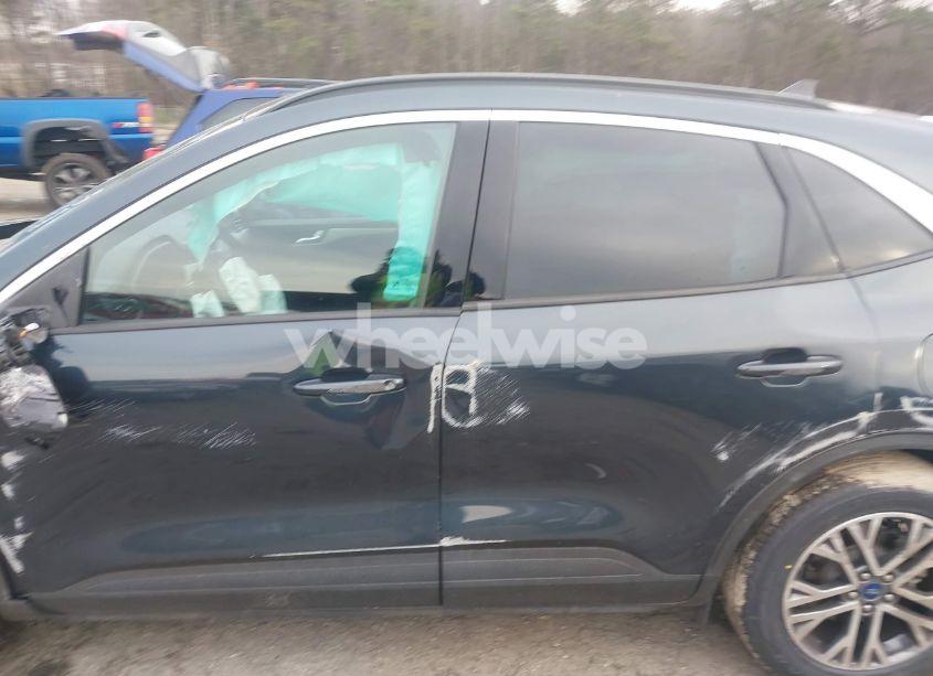 Photo 15 of 2022 Ford Escape SEL (VIN 1FMCU0H62NUB17651)