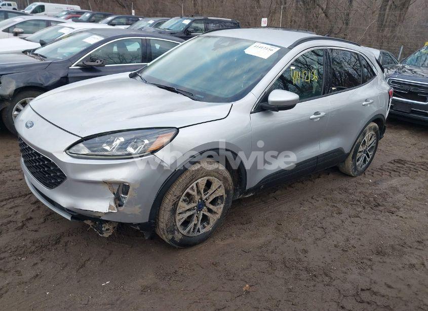 Photo 2 of 2020 Ford Escape SEL (VIN 1FMCU0H63LUA49339)