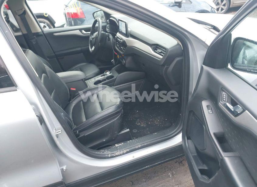 Photo 5 of 2020 Ford Escape SEL (VIN 1FMCU0H63LUA49339)