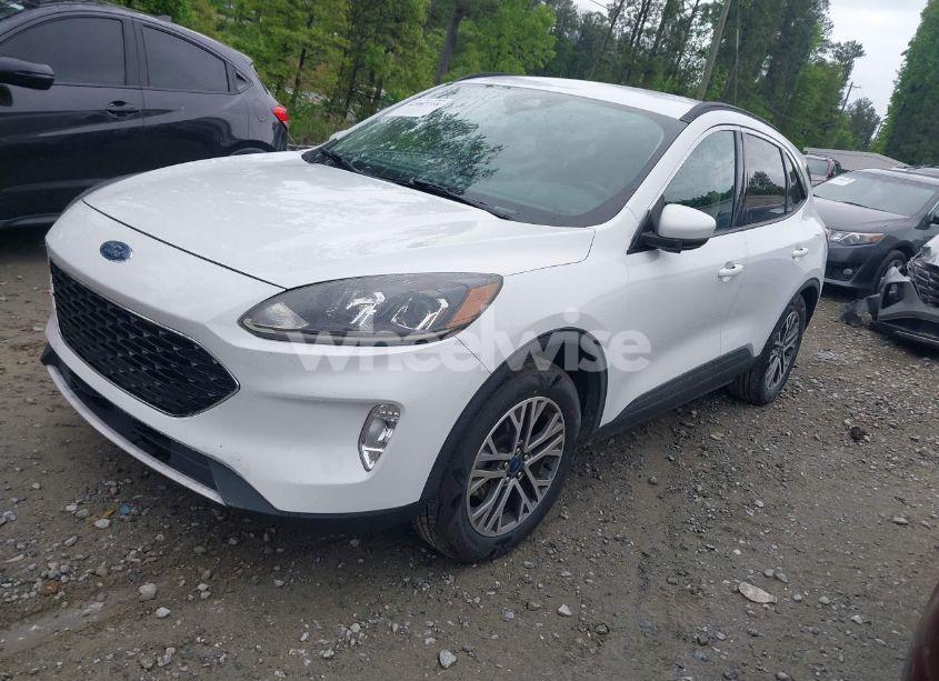 Photo 2 of 2020 Ford Escape SEL (VIN 1FMCU0H63LUA81045)