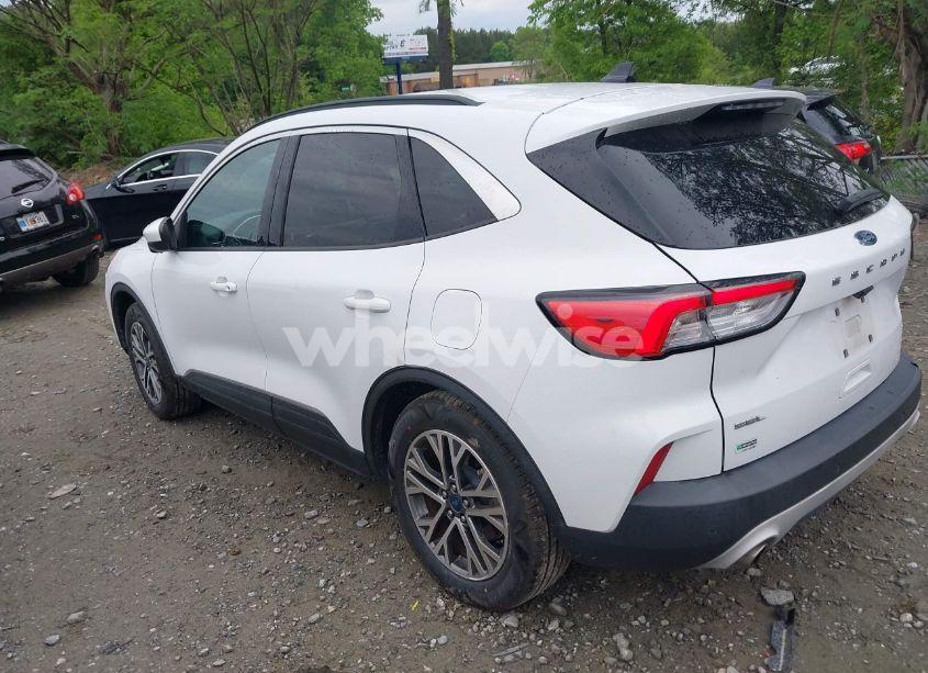 Photo 3 of 2020 Ford Escape SEL (VIN 1FMCU0H63LUA81045)