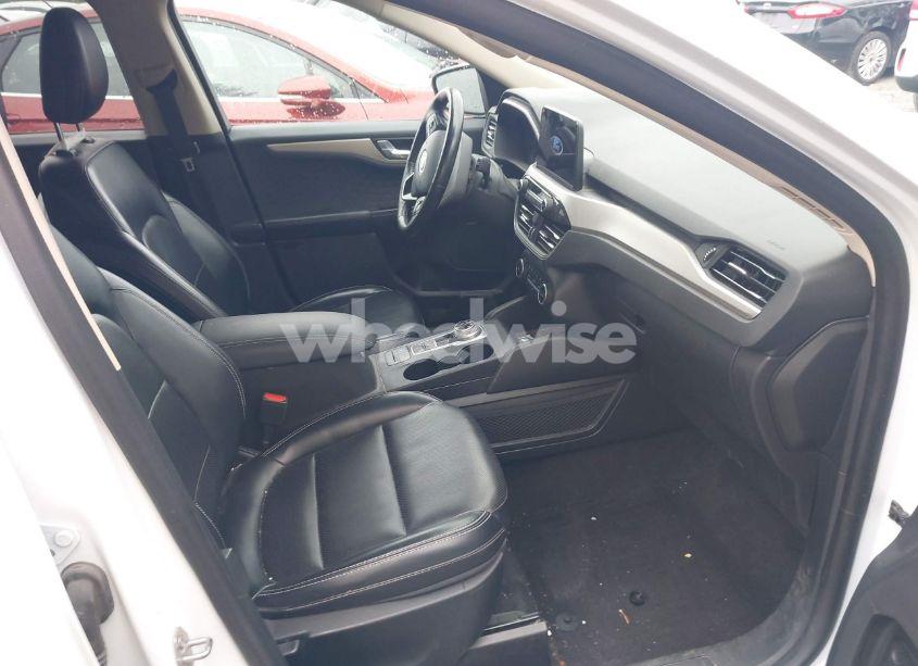 Photo 5 of 2020 Ford Escape SEL (VIN 1FMCU0H63LUA81045)