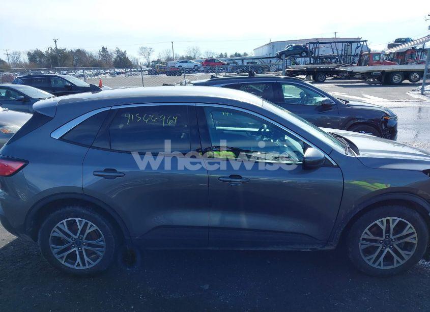 Photo 14 of 2022 Ford Escape SEL (VIN 1FMCU0H63NUA17543)