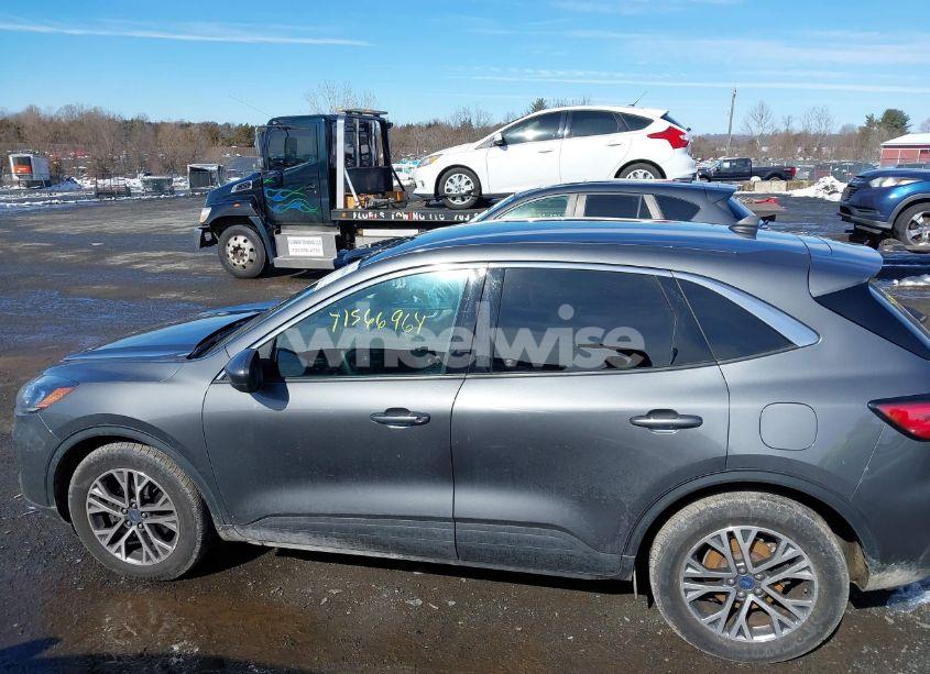 Photo 15 of 2022 Ford Escape SEL (VIN 1FMCU0H63NUA17543)