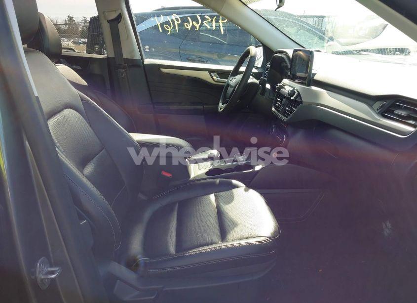 Photo 5 of 2022 Ford Escape SEL (VIN 1FMCU0H63NUA17543)