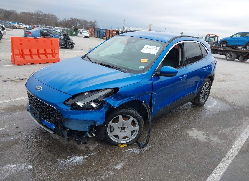 Photo 2 of 2020 Ford Escape SEL (VIN 1FMCU0H64LUA76873)