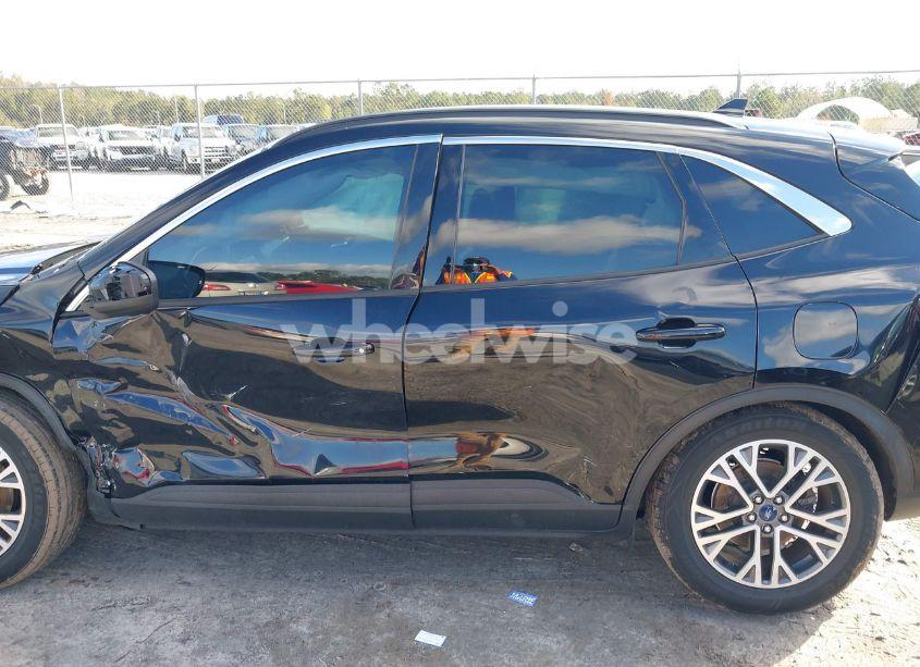 Photo 14 of 2020 Ford Escape SEL (VIN 1FMCU0H64LUB08494)