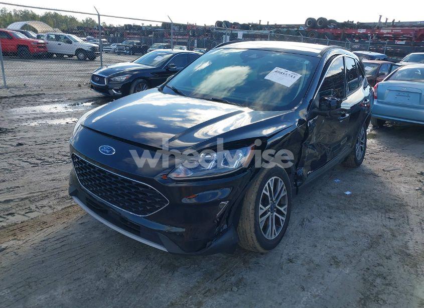 Photo 2 of 2020 Ford Escape SEL (VIN 1FMCU0H64LUB08494)