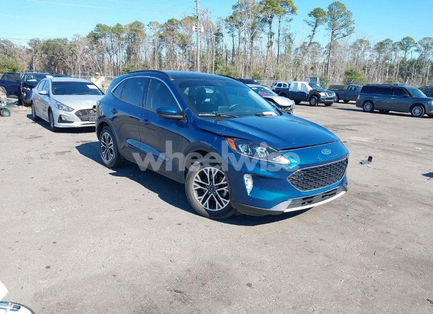 2020 Ford Escape SEL (VIN 1FMCU0H64LUB22363) main photo