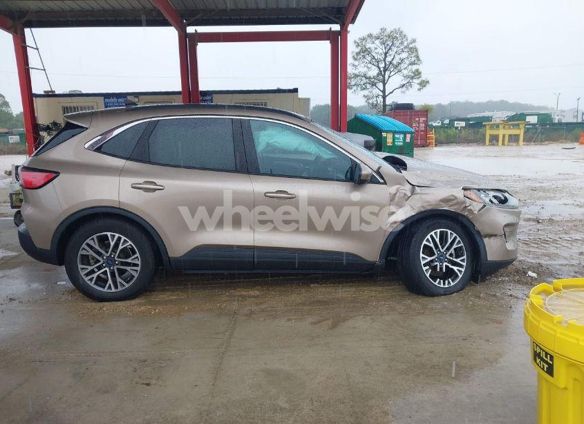 Photo 13 of 2020 Ford Escape SEL (VIN 1FMCU0H64LUB89853)