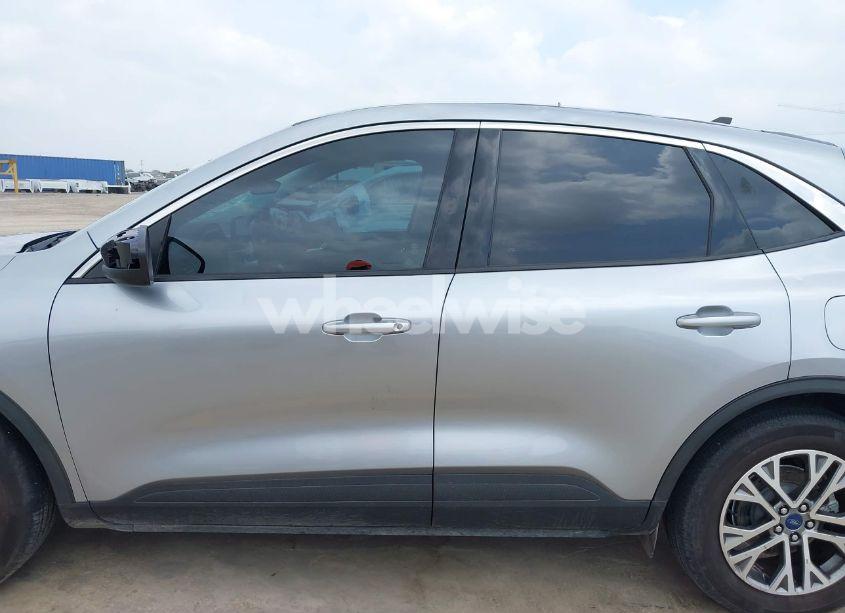 Photo 14 of 2022 Ford Escape SEL (VIN 1FMCU0H64NUA09189)