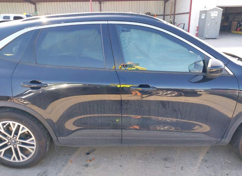 Photo 13 of 2020 Ford Escape SEL (VIN 1FMCU0H65LUA31814)