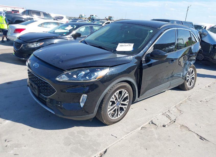 Photo 2 of 2020 Ford Escape SEL (VIN 1FMCU0H65LUA31814)