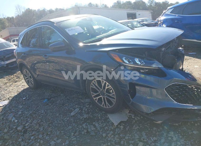 2020 Ford Escape SEL (VIN 1FMCU0H65LUB56277) main photo