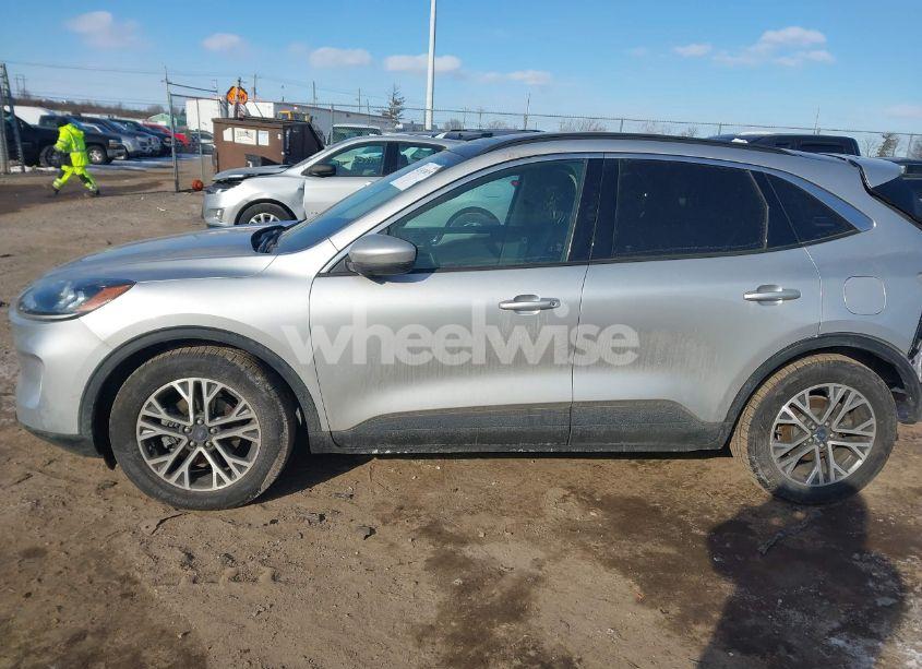 Photo 14 of 2020 Ford Escape SEL (VIN 1FMCU0H65LUC70053)