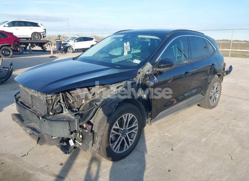 Photo 2 of 2021 Ford Escape SEL (VIN 1FMCU0H65MUA18773)