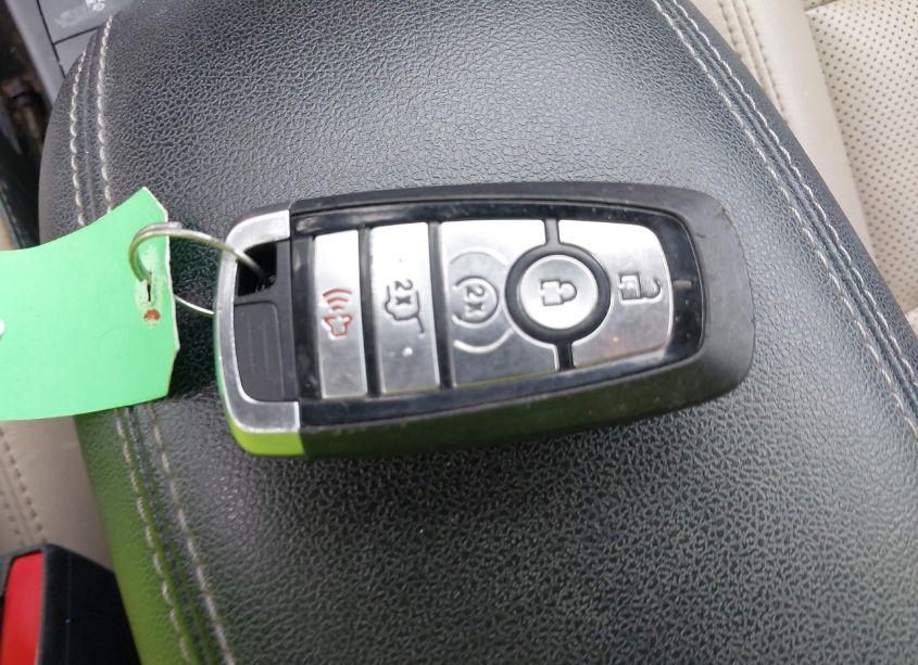 Photo 11 of 2021 Ford Escape SEL (VIN 1FMCU0H65MUA45861)