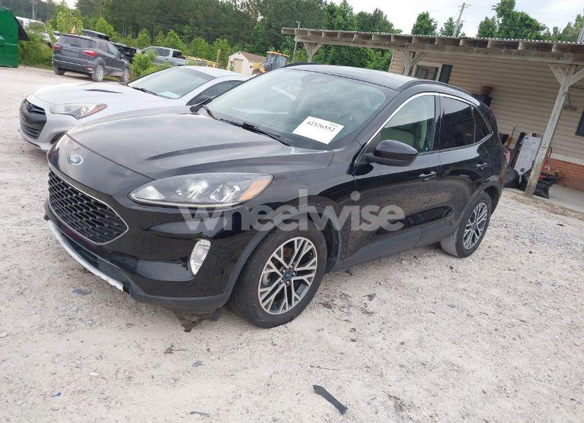 Photo 2 of 2020 Ford Escape SEL (VIN 1FMCU0H66LUB10277)