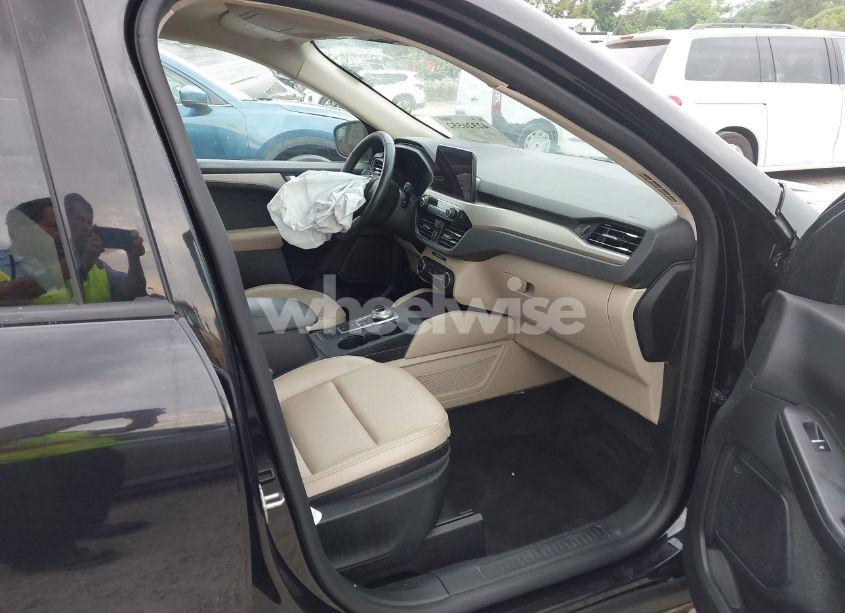 Photo 5 of 2020 Ford Escape SEL (VIN 1FMCU0H66LUB10277)