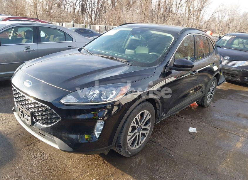 Photo 2 of 2020 Ford Escape SEL (VIN 1FMCU0H66LUB65697)