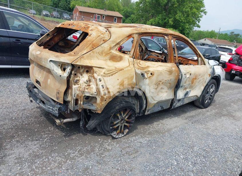 Photo 4 of 2022 Ford Escape SEL (VIN 1FMCU0H66NUA84198)