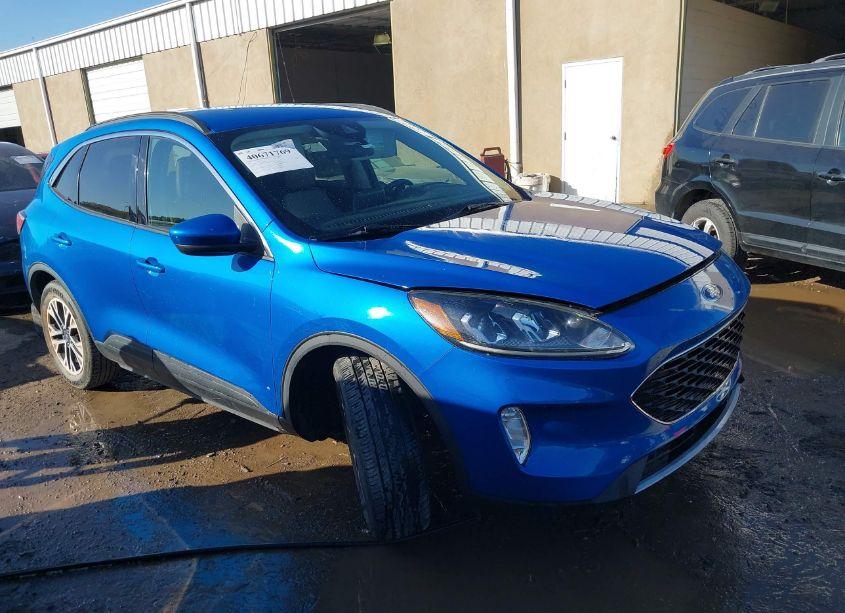 2020 Ford Escape SEL (VIN 1FMCU0H67LUB20526) main photo