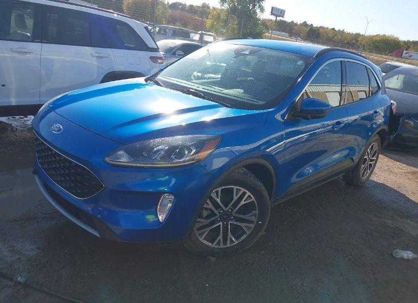 Photo 2 of 2020 Ford Escape SEL (VIN 1FMCU0H67LUB20526)