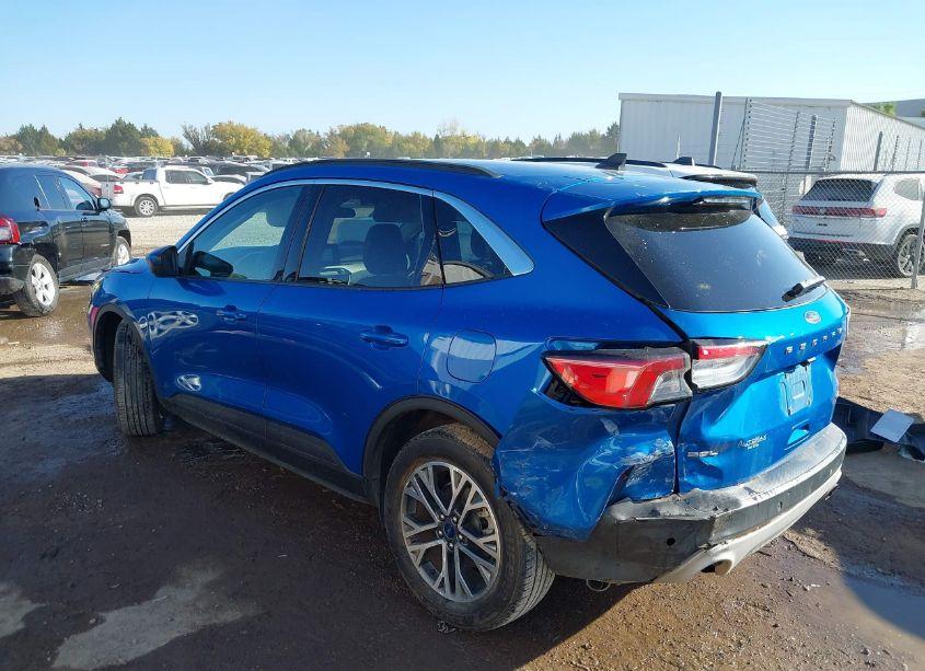 Photo 3 of 2020 Ford Escape SEL (VIN 1FMCU0H67LUB20526)