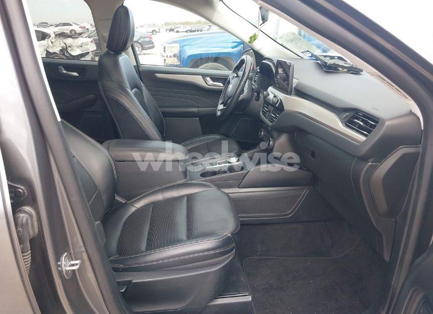 Photo 5 of 2021 Ford Escape SEL (VIN 1FMCU0H67MUA12912)