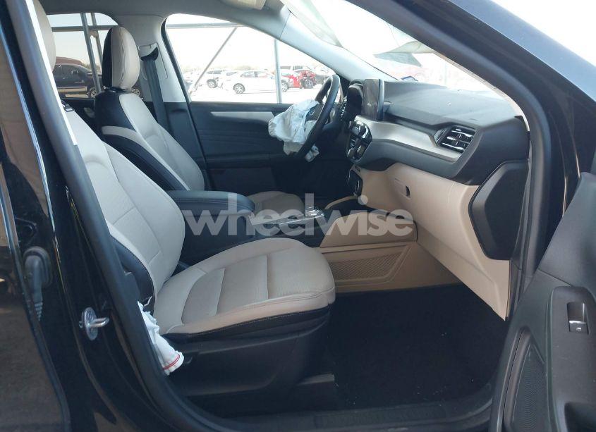 Photo 5 of 2022 Ford Escape SEL (VIN 1FMCU0H67NUA10269)